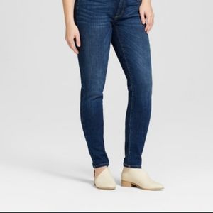 Curvy high waisted skinny jeans